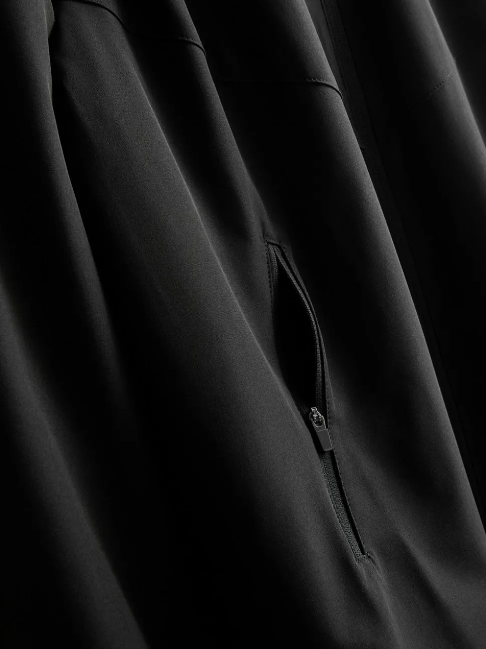 Active Jacke mit Trichterkragen