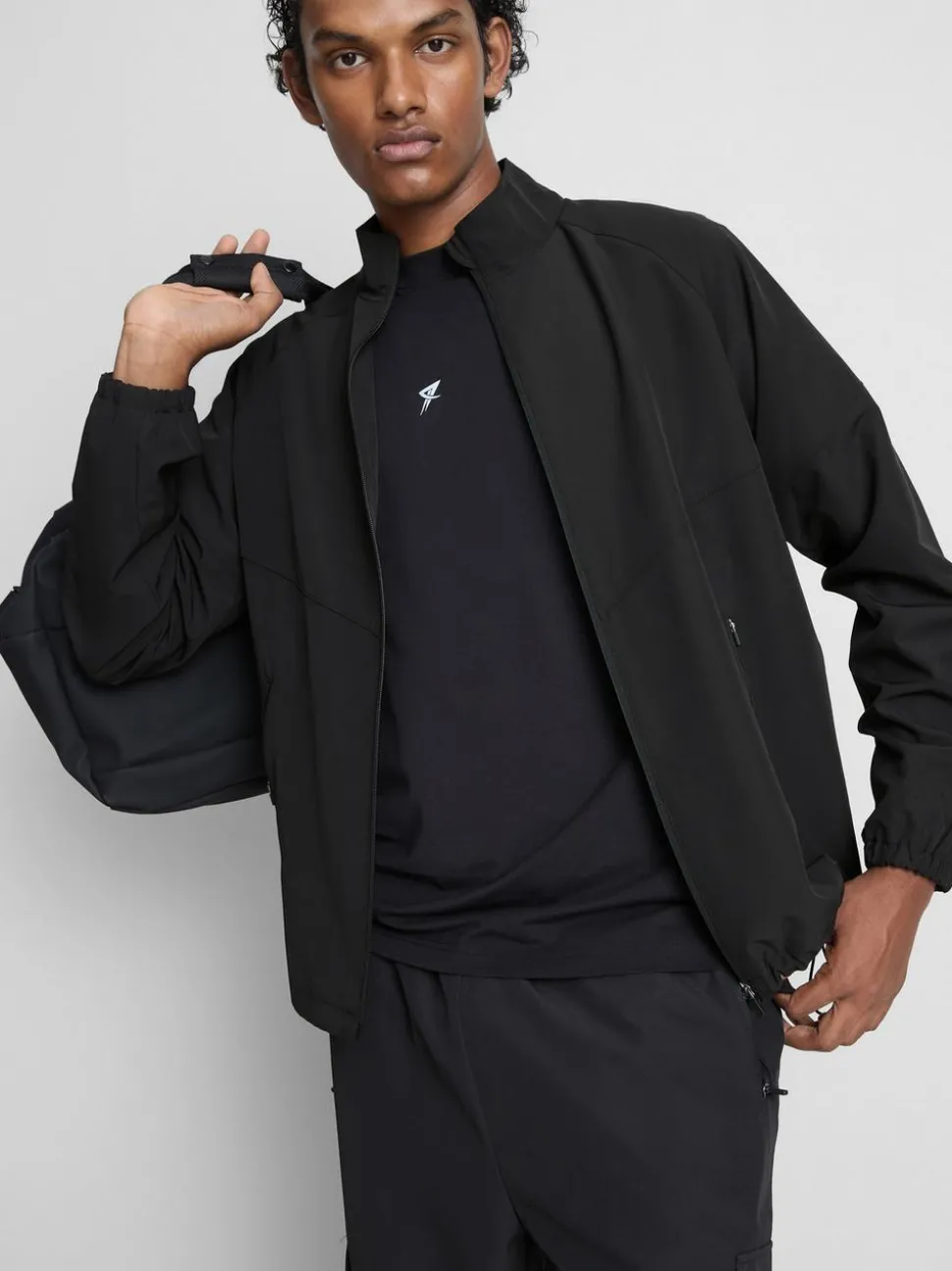 Active Jacke mit Trichterkragen