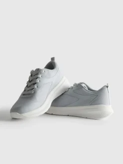 Active-Sneaker aus Netzstoff