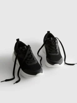 Active-Sneaker aus Netzstoff