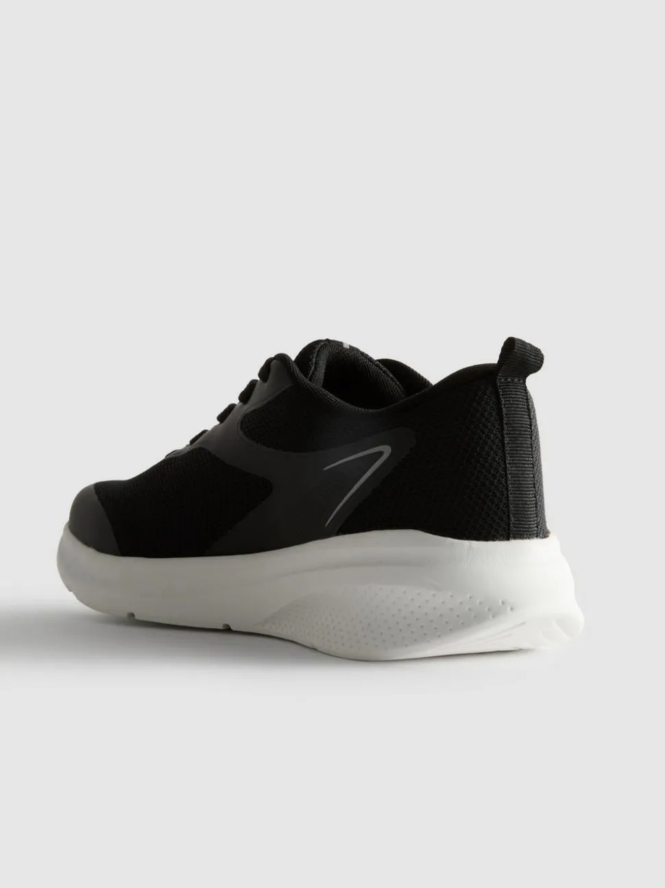 Active-Sneaker aus Netzstoff