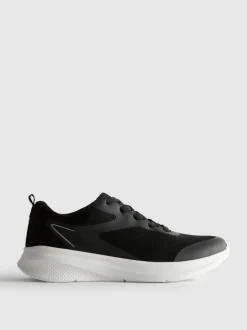 Active-Sneaker aus Netzstoff