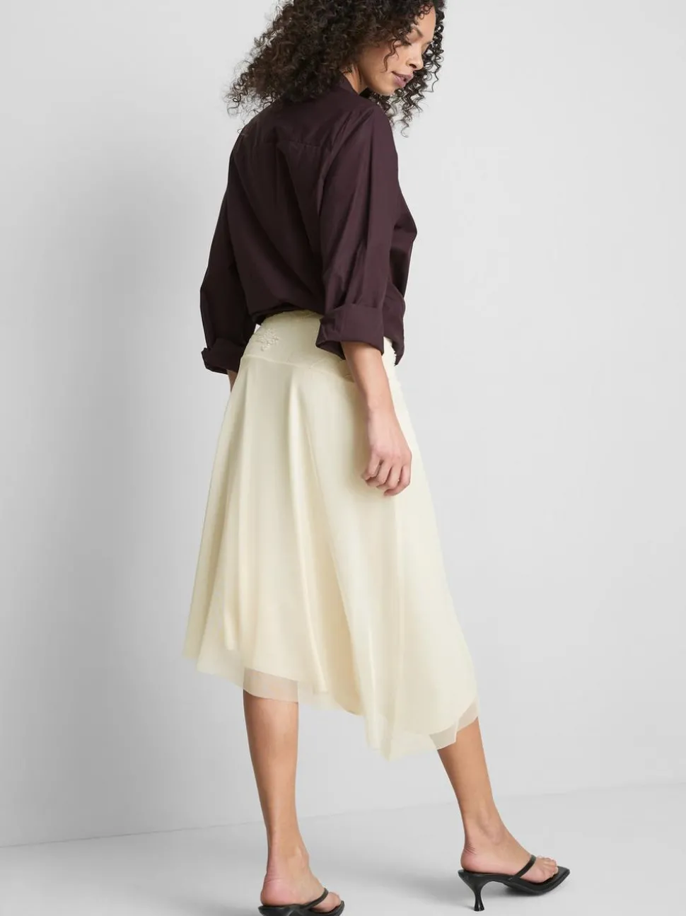 Asymmetrischer Midirock mit Perlen