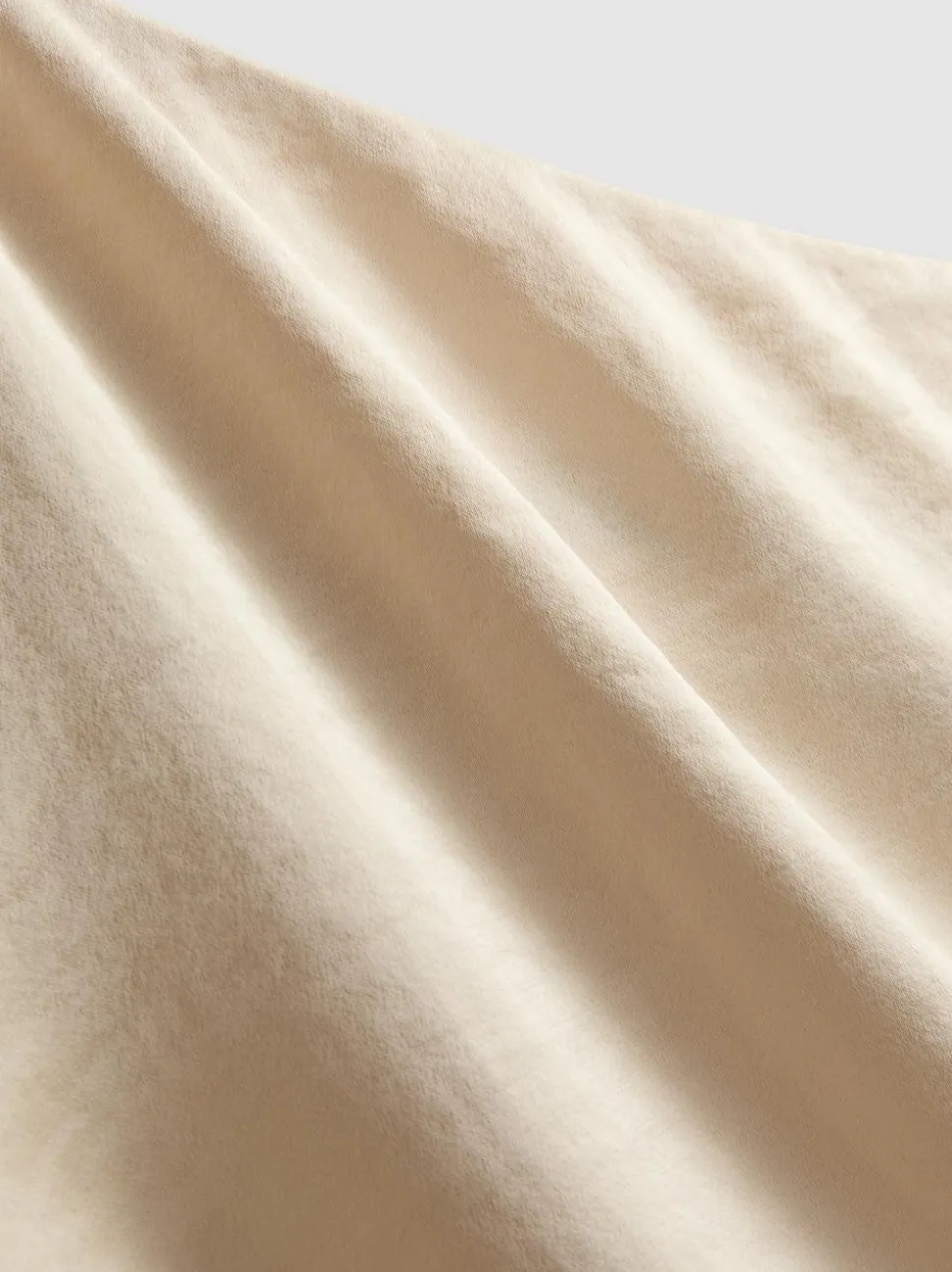 Asymmetrisches One-Shoulder-Top aus Satin