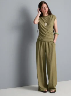 Asymmetrisches Top in Knitteroptik