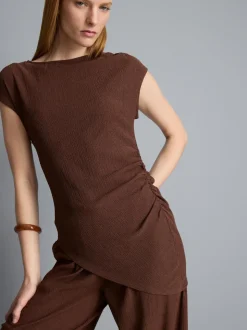 Asymmetrisches Top in Knitteroptik
