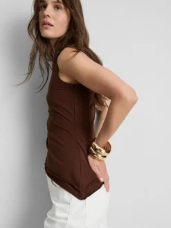 Asymmetrisches Top mit gekräuseltem Saum