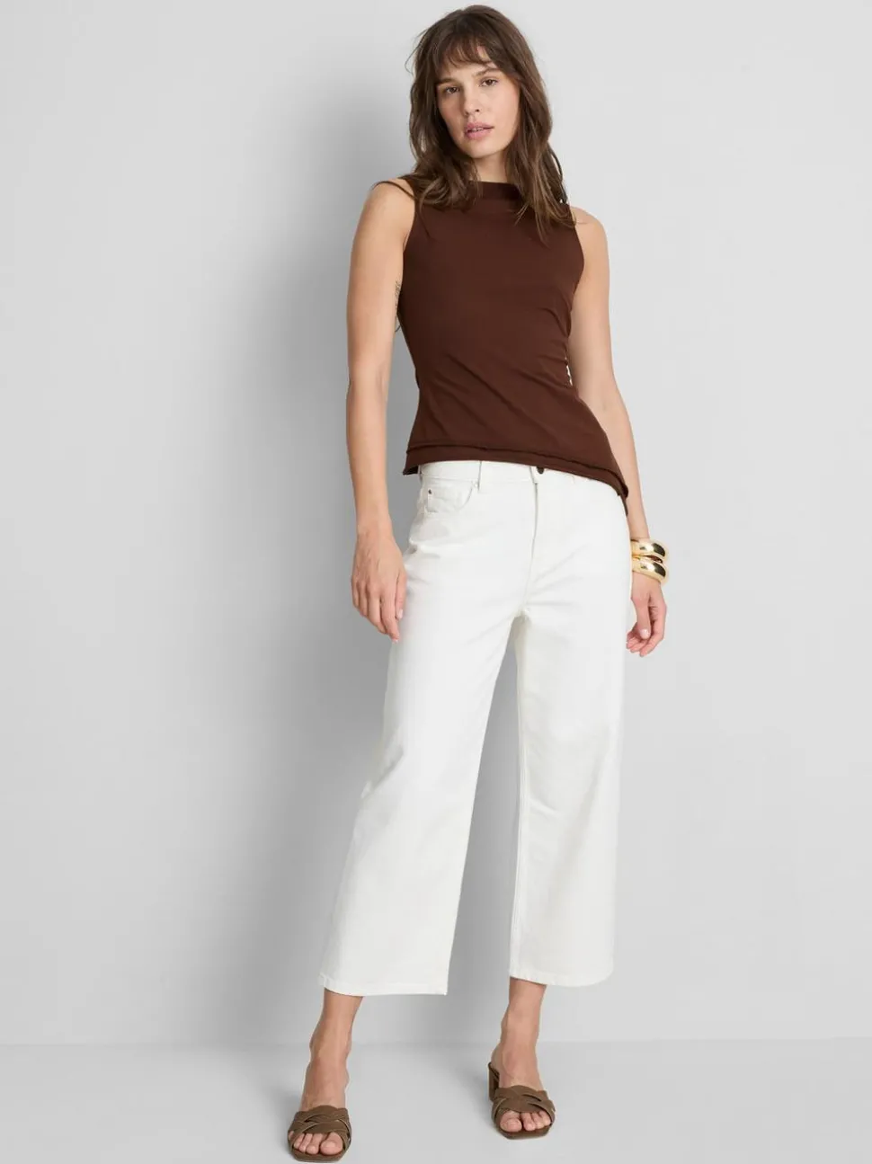 Asymmetrisches Top mit gekräuseltem Saum