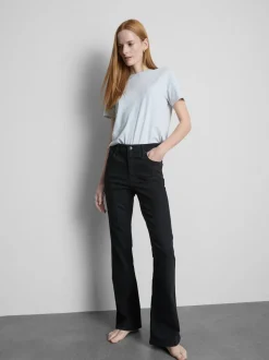 Ausgestellte Denim-Jeans mit mittelhohem Bund