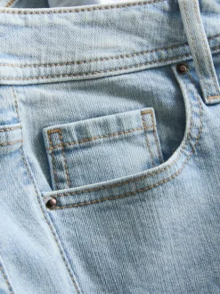 Ausgestellte Denim-Jeans mit mittelhohem Bund