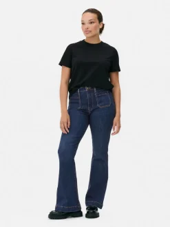 Ausgestellte Jeans mit mittelhohem Bund