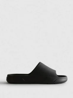 Badesandalen mit dicker Sohle
