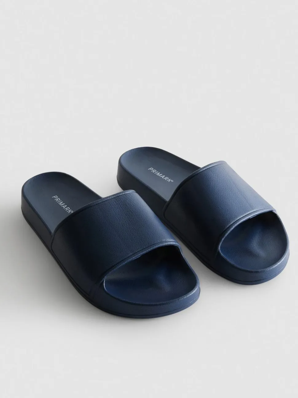 Badesandalen mit dicker Sohle