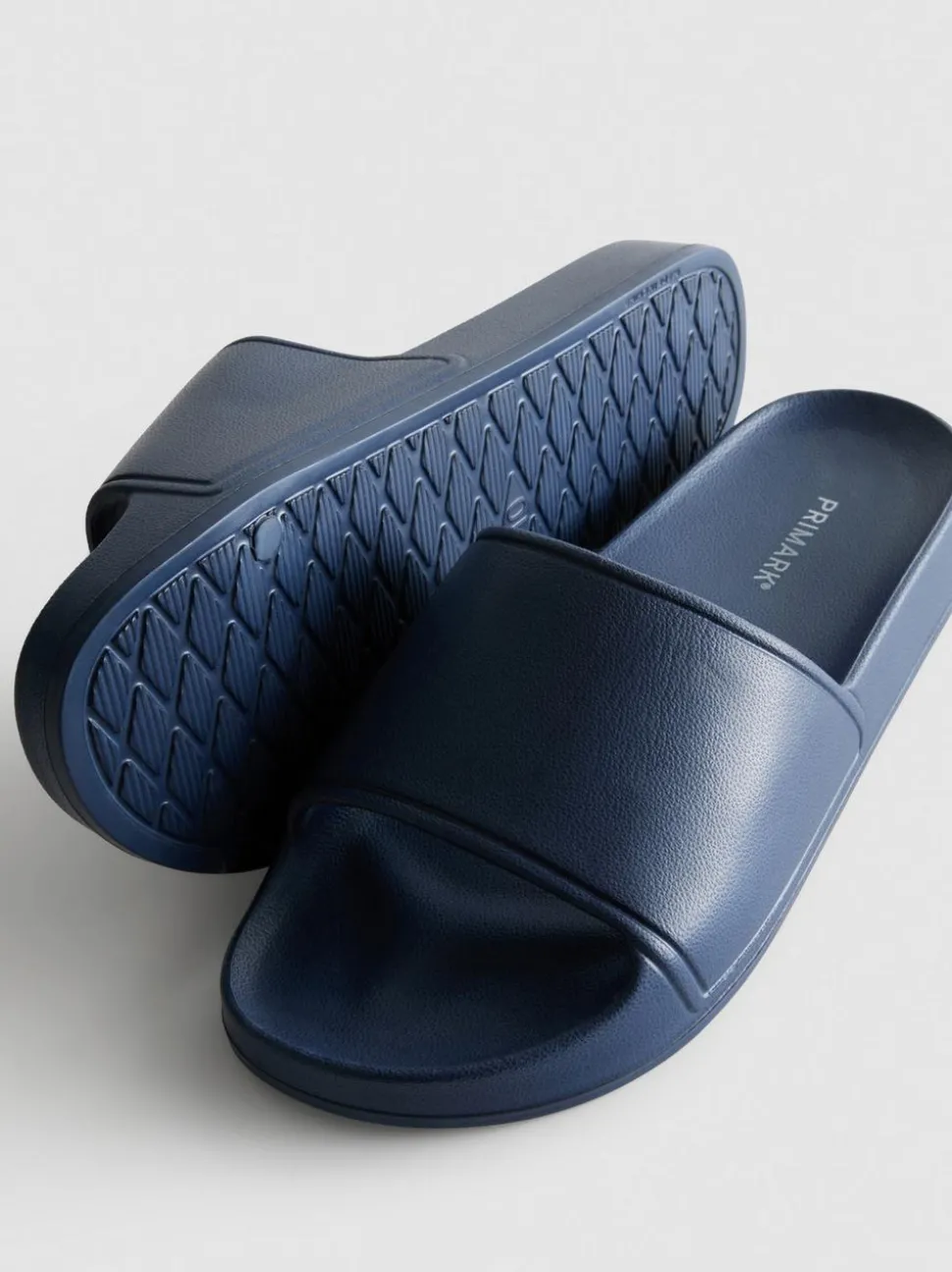 Badesandalen mit dicker Sohle