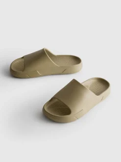 Badesandalen mit dicker Sohle