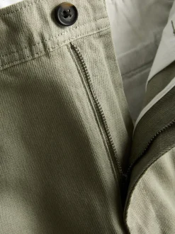 Baggy-Chinohose mit mittlerer Leibhöhe