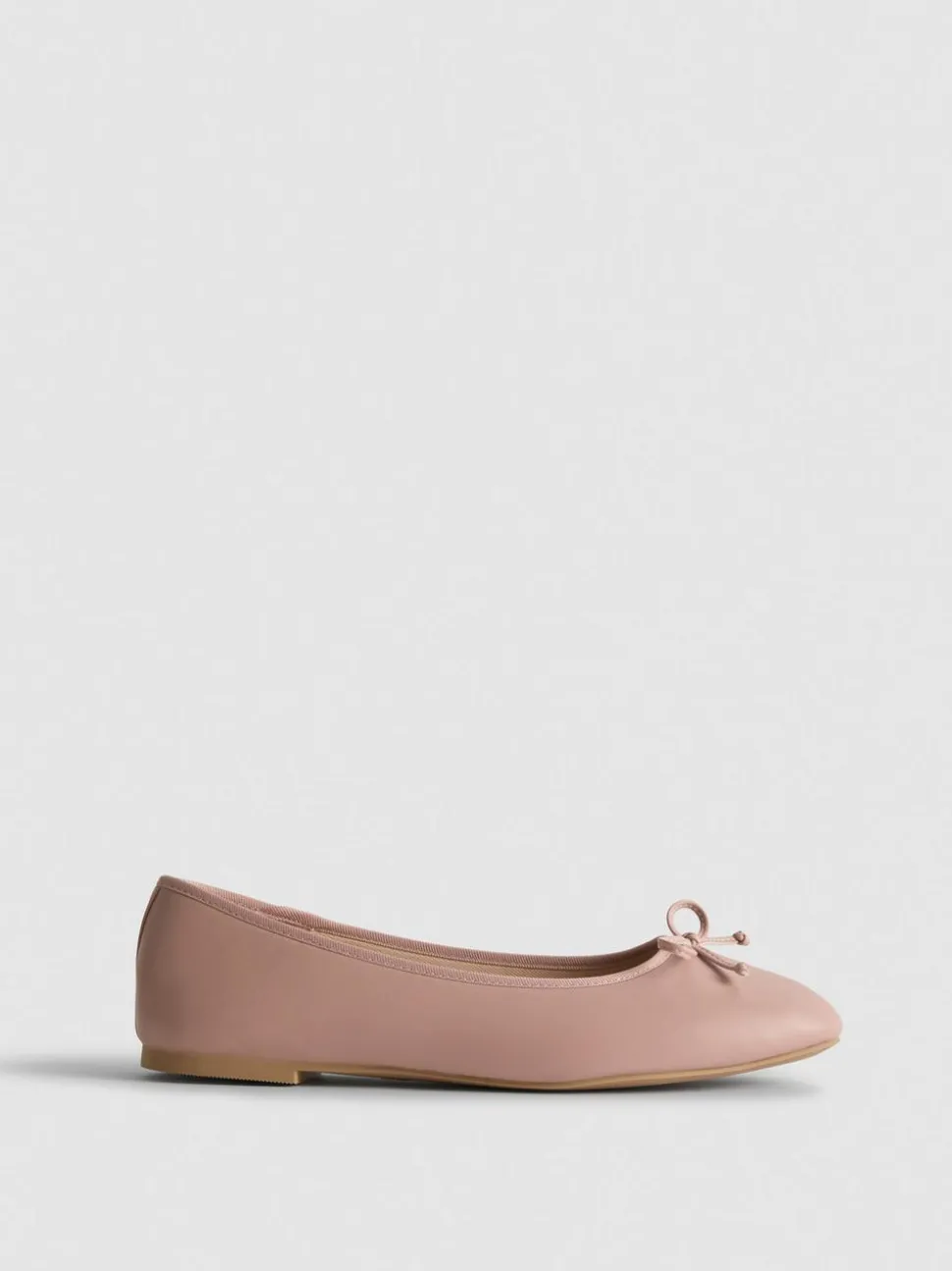 Ballerinas aus Kunstleder mit Schleife