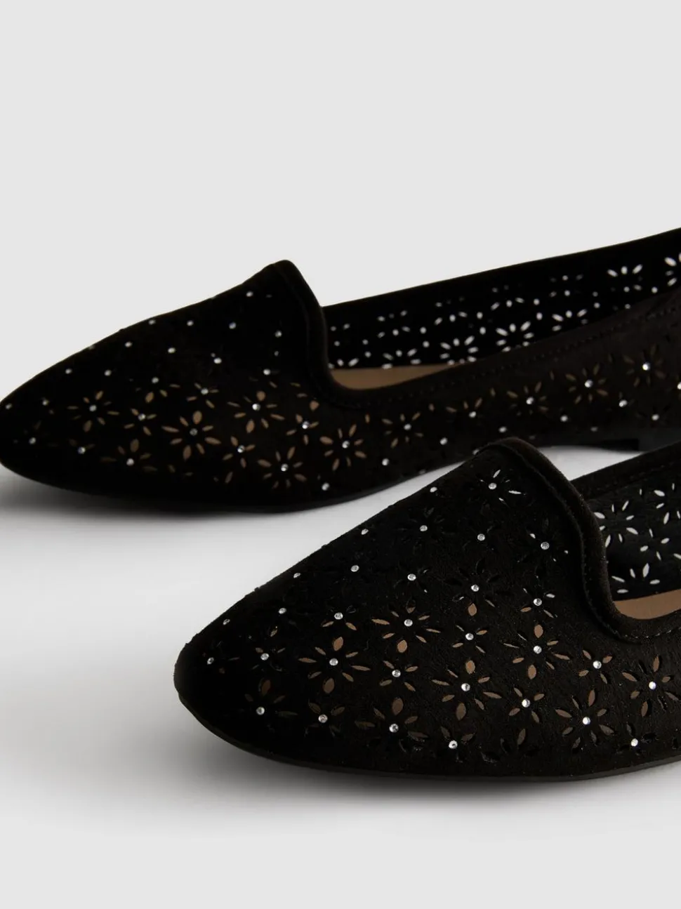 Ballerinas mit Cut-outs