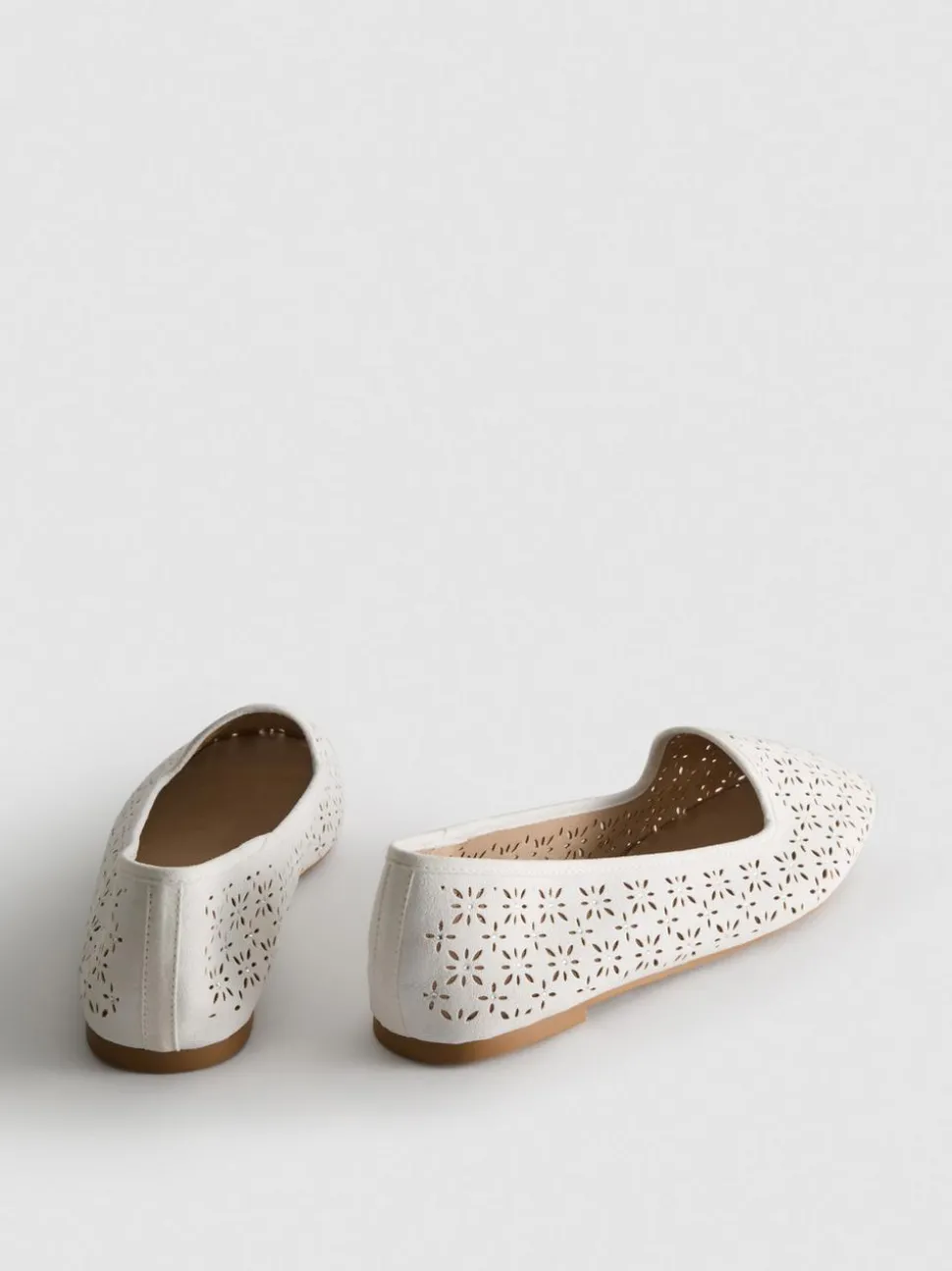 Ballerinas mit Cut-outs