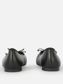 Ballerinas mit Schleife