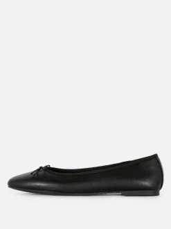 Ballerinas mit Schleife