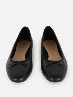 Ballerinas mit Schleife