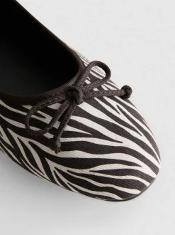 Ballerinas mit Schleife