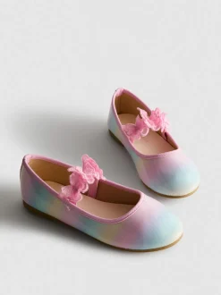 Ballerinas mit Schmetterlingsapplikation