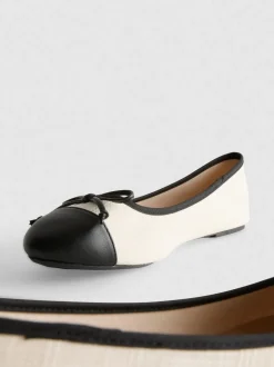 Ballerinas mit Zehenkappe