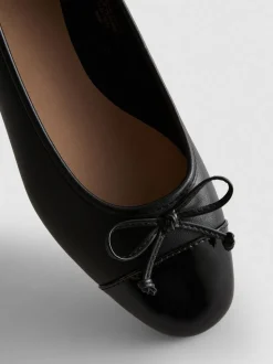 Ballerinas mit Zehenkappe
