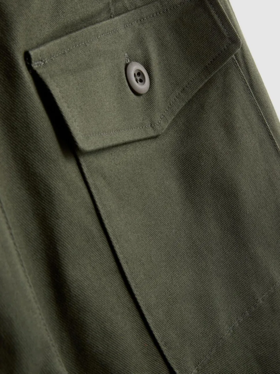 Barrel-Hose im Utility-Stil mit hohem Baumwollanteil