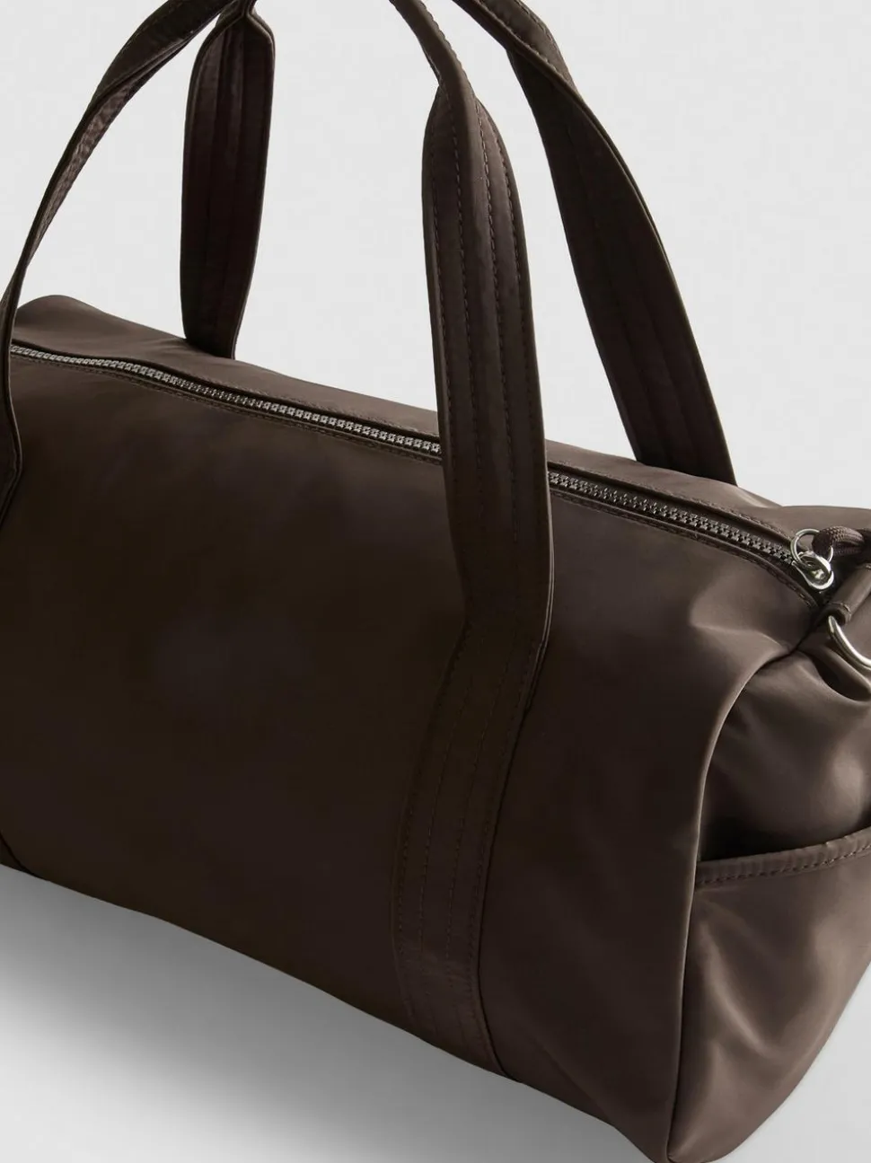 Barrel-Tasche mit Reißverschlussfach