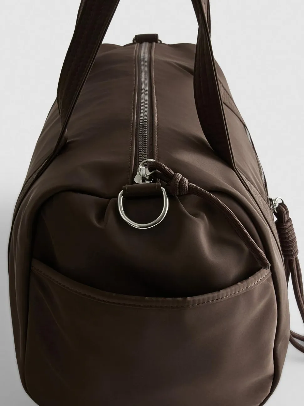 Barrel-Tasche mit Reißverschlussfach