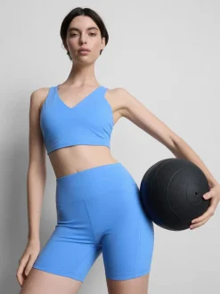 Bauchfreies Active-Top mit V-Ausschnitt und Racerback