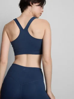 Bauchfreies Active-Top mit V-Ausschnitt und Racerback
