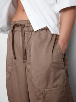 Baumwoll-Cargohose mit weitem Bein