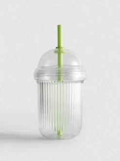 Becher für Kaltgetränke mit Trinkhalm