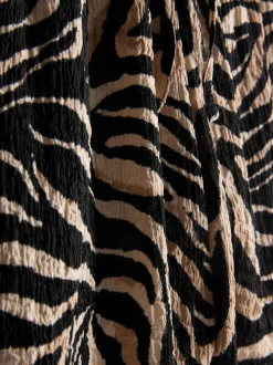Bedruckte, strukturierte Shorts in Knitteroptik