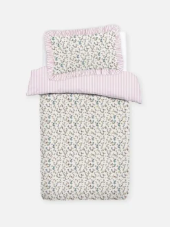 Bettwäscheset mit hohem Baumwollanteil und Blumenmuster