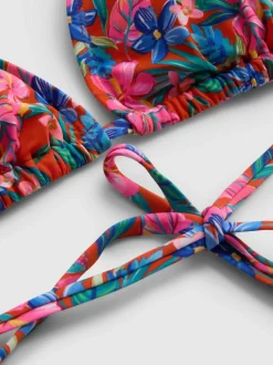 Bikini mit Triangel-BH und Brazil-Slip