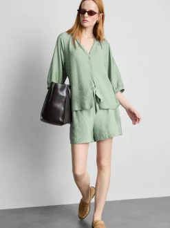 Bluse mit 3/4-Ärmeln und V-Ausschnitt