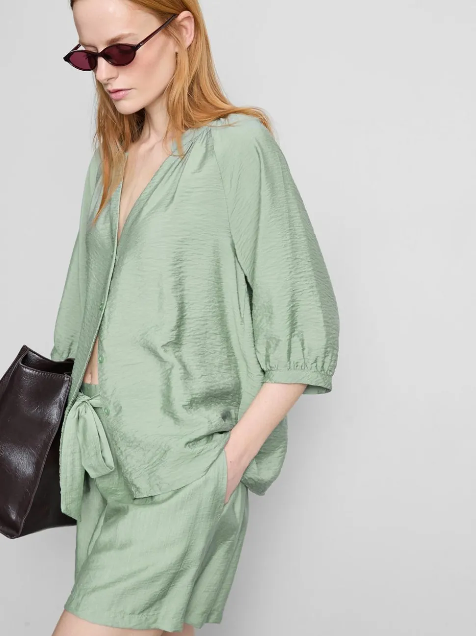 Bluse mit 3/4-Ärmeln und V-Ausschnitt