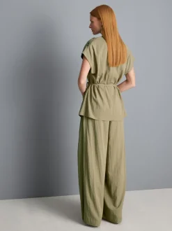 Bluse zum seitlichen Binden mit Wasserfallausschnitt