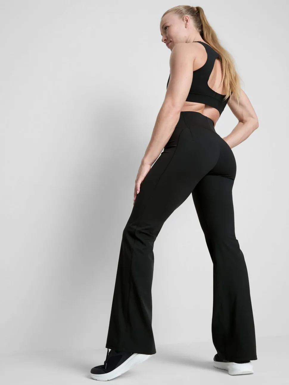 „BodySculpt“ Performance-Leggings mit ausgestelltem Bein und hohem Bund