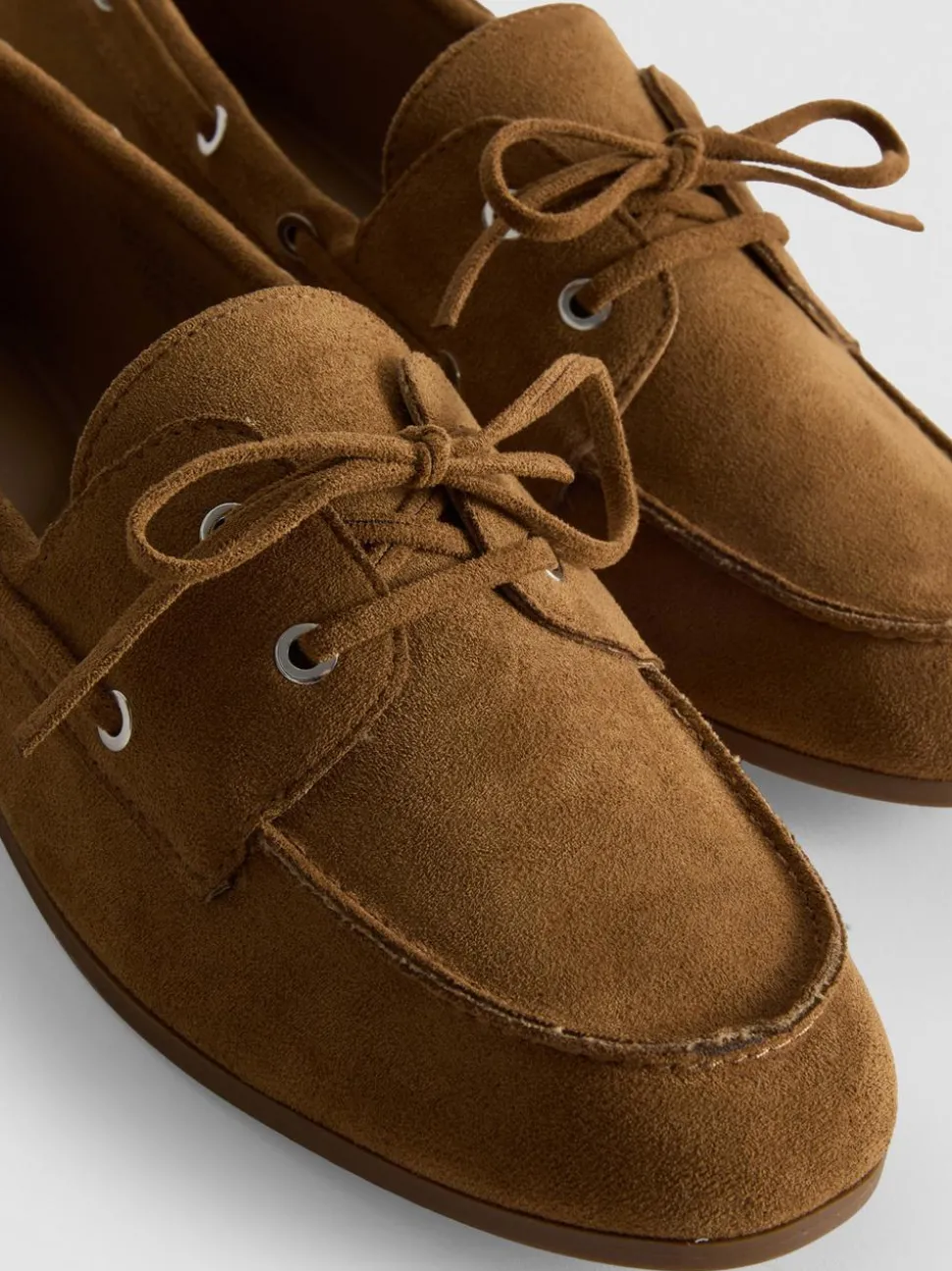Bootsschuhe mit Schnürsenkeln