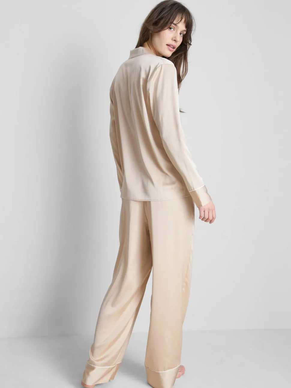 Boyfriend-Schlafanzug aus Satin