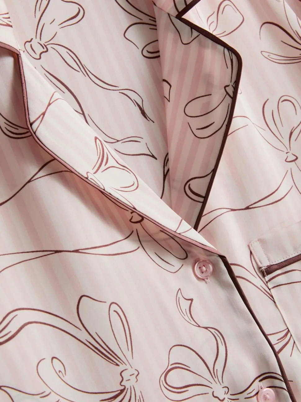 Boyfriend-Schlafanzug aus Satin mit Print