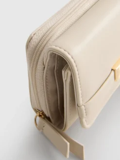Brieftasche in Metallic-Optik mit Reißverschluss