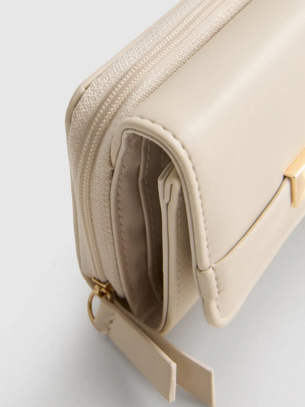 Brieftasche in Metallic-Optik mit Reißverschluss