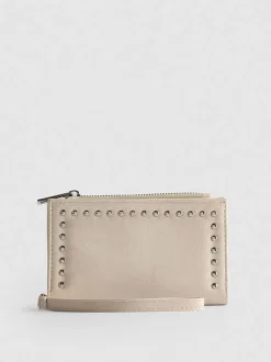 Brieftasche mit Nieten
